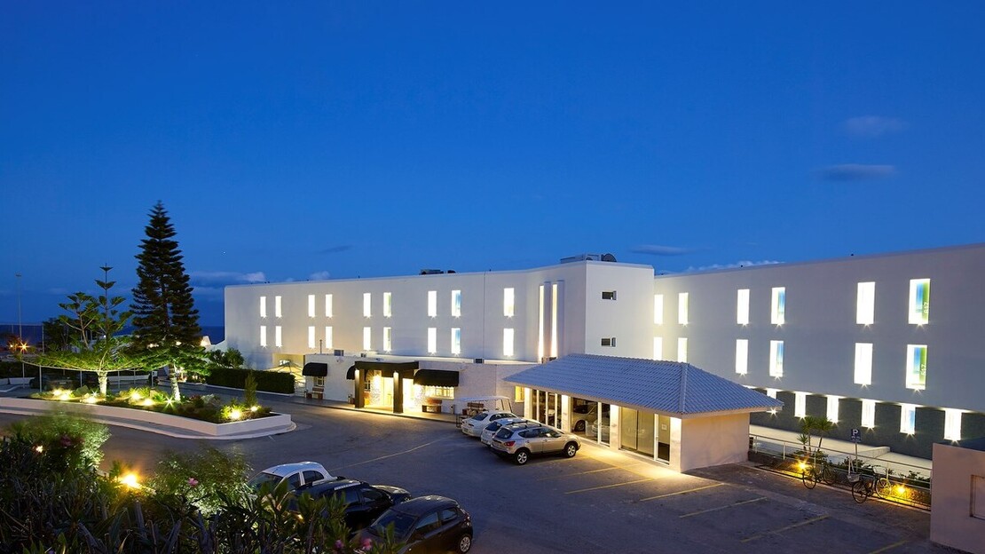 Dimitra Beach Hotel & Suites